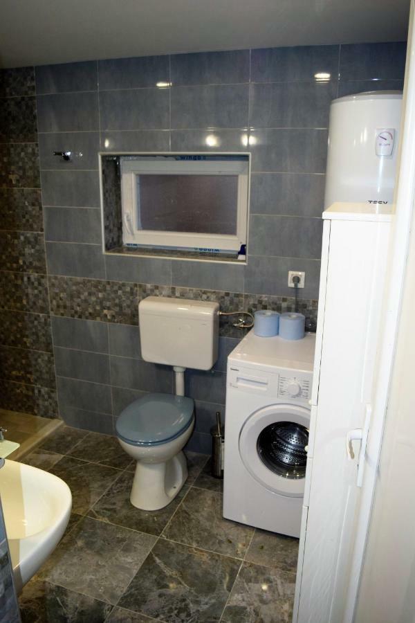 Veritas Apartments Mlini Esterno foto